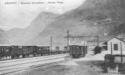 Materiale rotabile nella stazione di Agordo - clicca per ingrandire